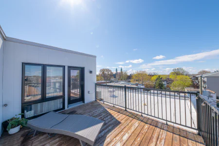 Balcon : 185 16e Avenue