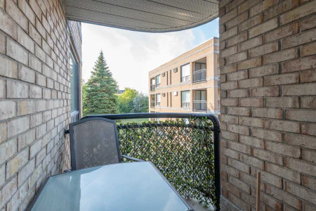 Balcon : 425 Rue Roger-Pilon