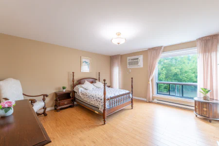 Chambre à coucher principale : 425 Rue Roger-Pilon