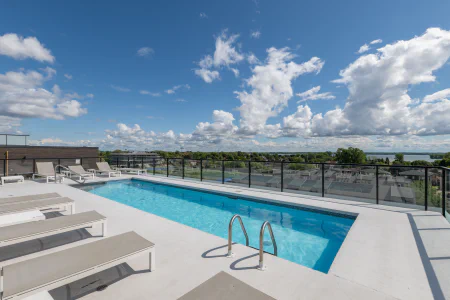Piscine : 271 Av. de l'Académie