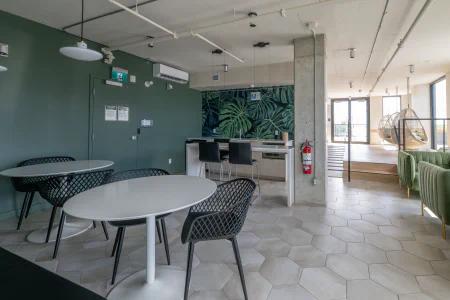 Salle communautaire : 271 Av. de l'Académie