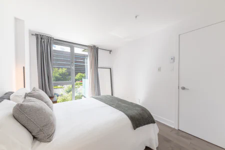 Chambre à coucher : 271 Av. de l'Académie