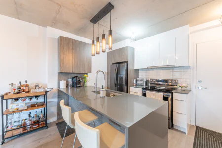 Cuisine : 271 Av. de l'Académie