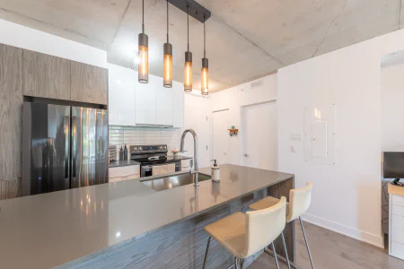 Cuisine : 271 Av. de l'Académie