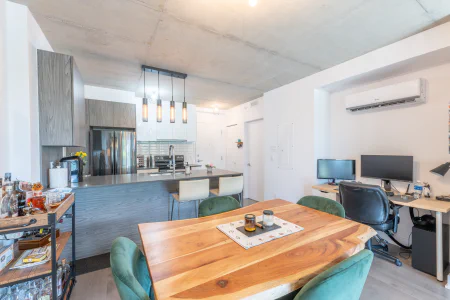 Coin repas : 271 Av. de l'Académie