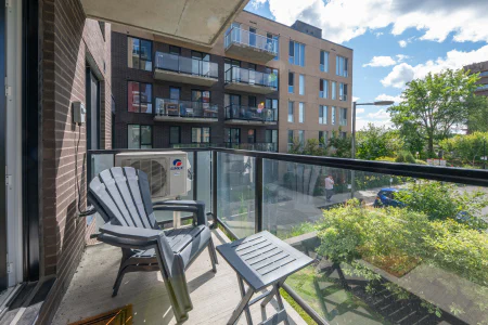 Balcon : 271 Av. de l'Académie