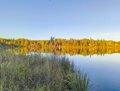 Accès à un plan d'eau : 13 Ch. du Lac-Sport